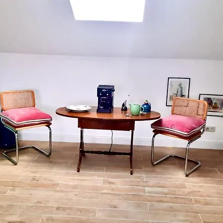 아파트 Ruhige In Seenaher Kuenstlervilla In Gstadt *