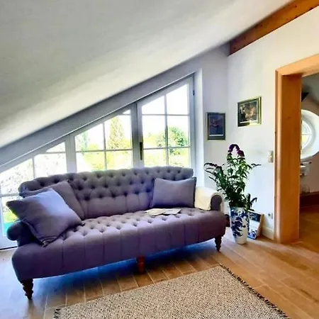 Ruhige In Seenaher Kuenstlervilla In Gstadt クシュタット・アム・キームゼー