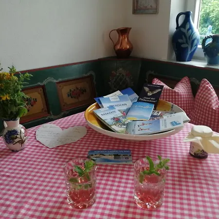 Ruhige In Seenaher Kuenstlervilla In Gstadt 公寓 *