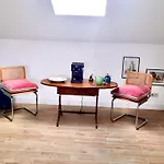 Апартаменты Ruhige In Seenaher Kuenstlervilla In Gstadt *