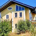 Ruhige In Seenaher Kuenstlervilla In Gstadt *