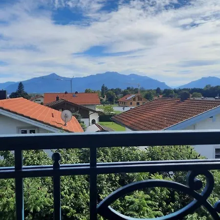 In Seenaher Kuenstlervilla In Gstadt Apartman Gstadt am Chiemsee